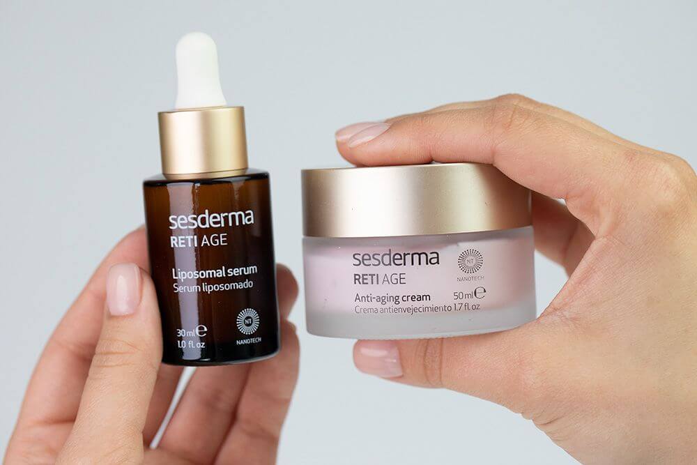 Sesderma Reti Age Cream + Reti Age Serum ZESTAW Krem przeciwzmarszczkowy 50 ml + Serum przeciwzmarszczkowe 30 ml + KosmetyczkaSesderma Reti Age Cream Anti Aging Krem przeciwzmarszczkowy 50 mlSesderma Reti Age Serum Serum przeciwzmarszczkowe 30 ml