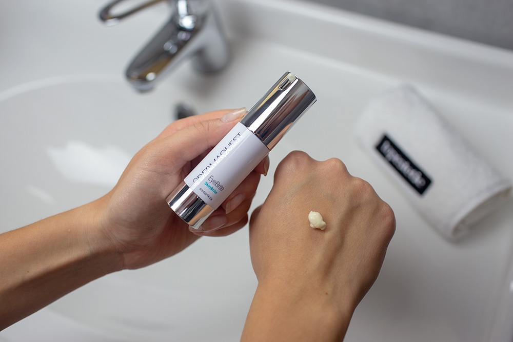 Dermaquest EyeBrite Rozjaśniający krem pod oczy z tendencją do zasinień i opuchnięć 15 ml