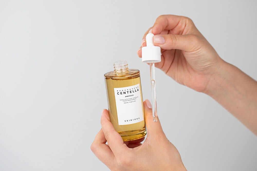 Skin1004 Madagascar Centella Ampoule Odżywcze serum do twarzy z wąkrotą azjatycką z Madagaskaru 100 ml