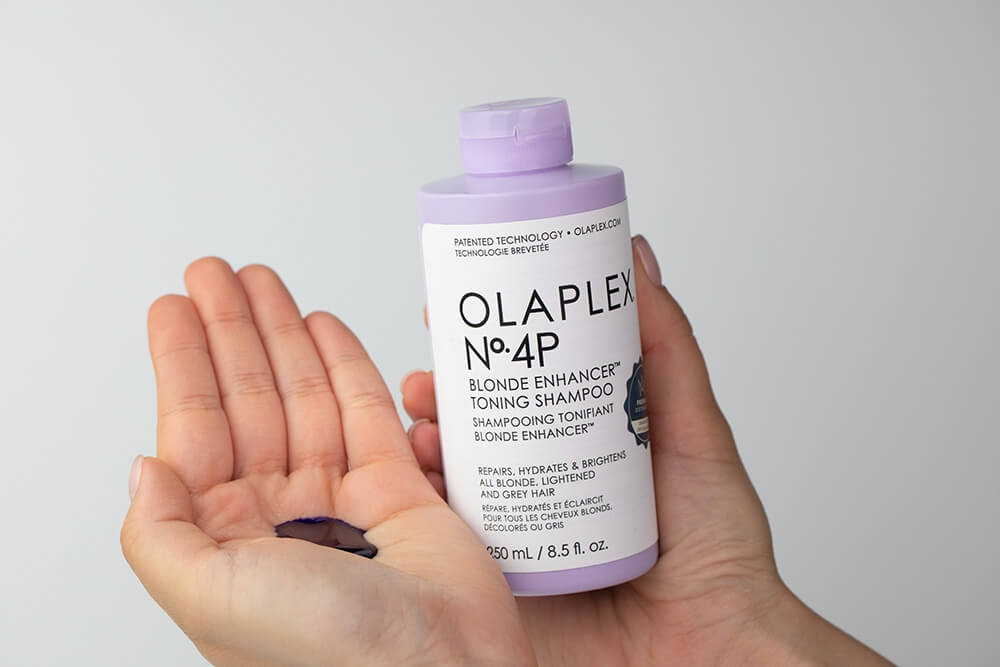 Olaplex No.4P Blonde Enhacer Toning Shampoo Szampon tonujący 250 ml