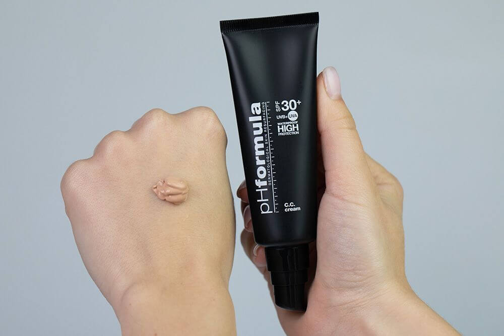 pHformula C.C. Cream SPF 30 PA+++ Krem barwiony ochronny z witaminą C (odcień Medium) 50 ml