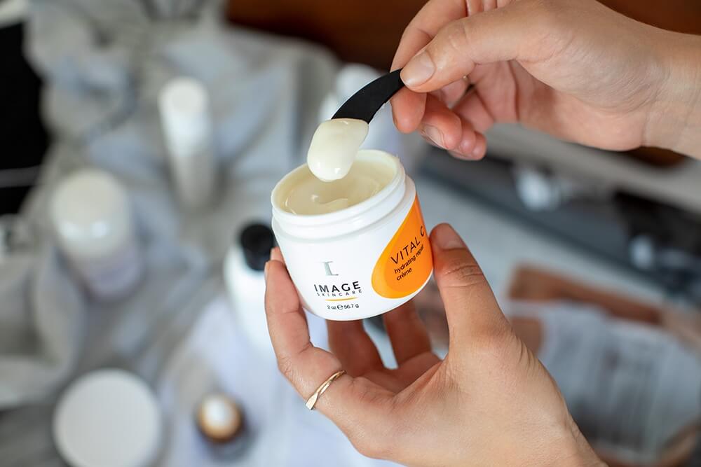 Image Skincare Vital C Hydrating Repair Creme Silnie odżywczy i wygładzający zmarszczki krem z 20% wit. A,C i E 56,7 g