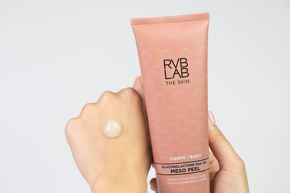 RVB LAB Make Up Skin Renewing Peeling Scrub Cukrowy peeling kwasowy 250 ml