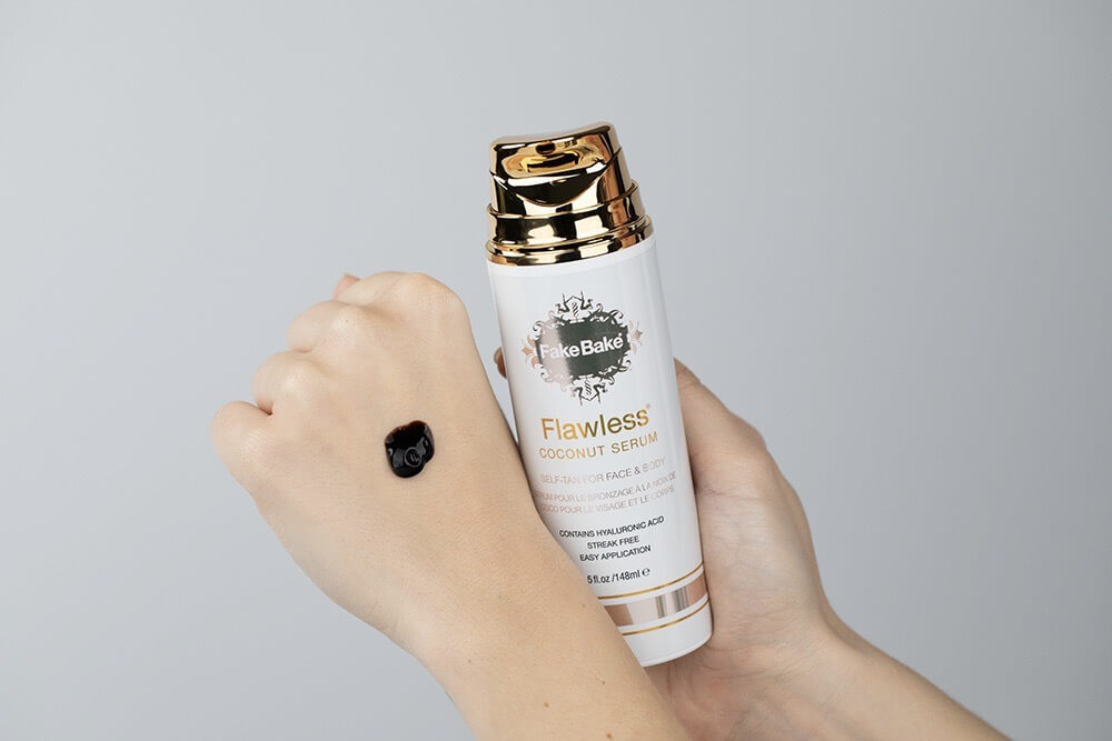 Fake Bake Flawless Coconut Tanning Serum - Medium Kokosowe serum opalające do twarzy i ciała 148 ml