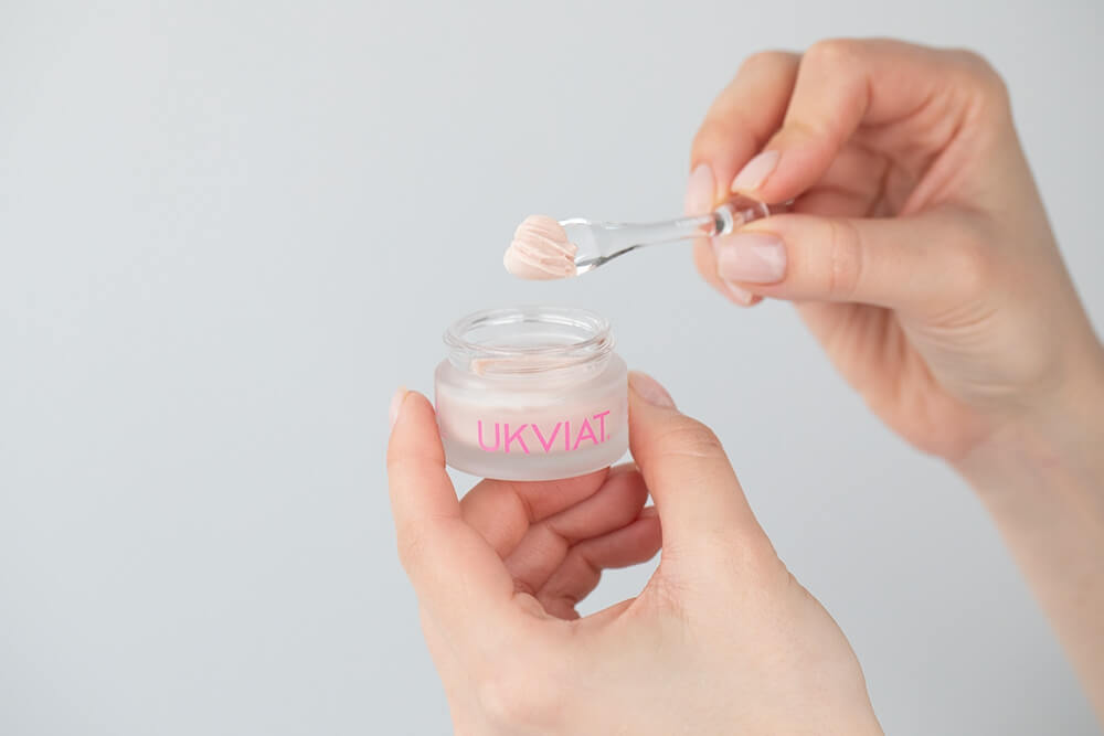 Ukviat Baby Pink Rozświetlający krem pod oczy 15 ml