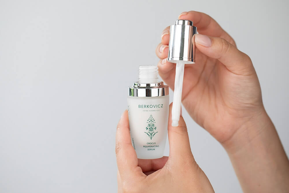 Berkovicz Crocus Rejuvenating Face Serum Serum odmładzające do twarzy z krokusem, hialuronem i kolagenem 30 ml