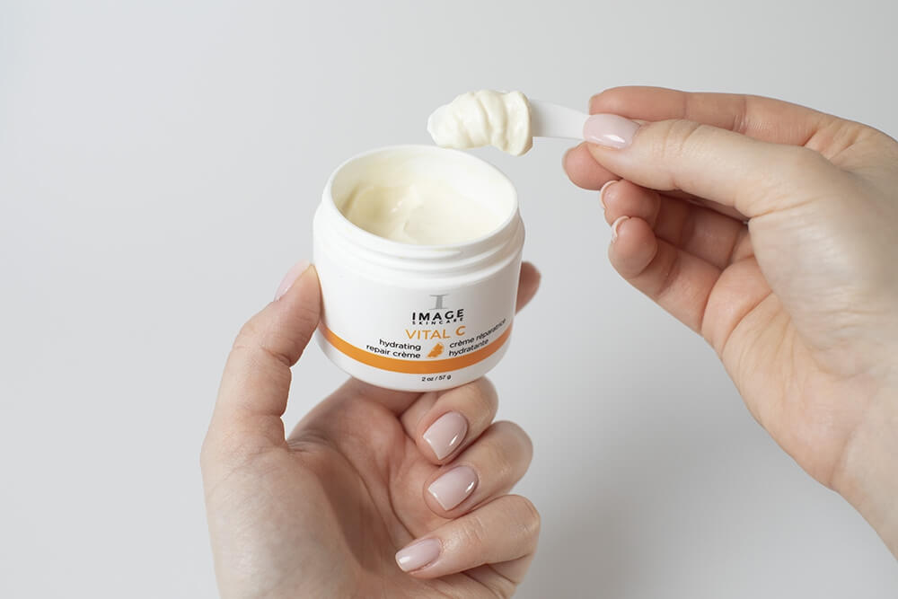 Image Skincare Vital C Hydrating Repair Creme Silnie odżywczy i wygładzający zmarszczki krem z 20% wit. A,C i E 56,7 g