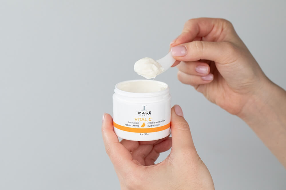 Image Skincare Vital C Hydrating Repair Creme Silnie odżywczy i wygładzający zmarszczki krem z 20% wit. A,C i E 56,7 g