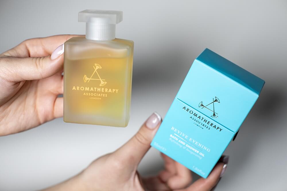 Aromatherapy Associates Revive Evening Bath & Shower Oil Wieczorny pobudzający olejek do kąpieli 55 ml