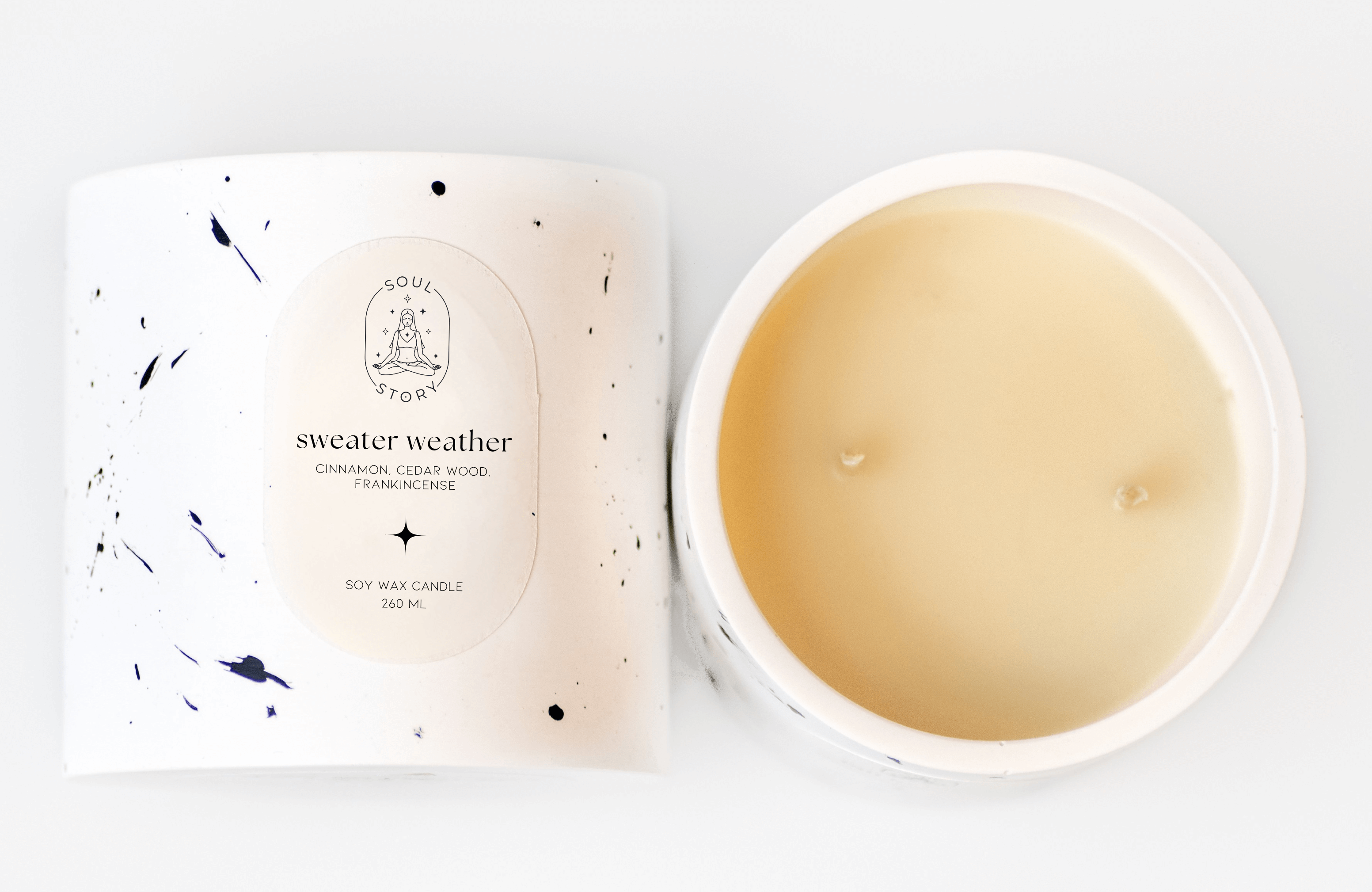 Soul Story Sweater Weather Fall And Winter Season Candle Świeca sojowa - zapach korzennych przypraw z nutami drewna 260 ml