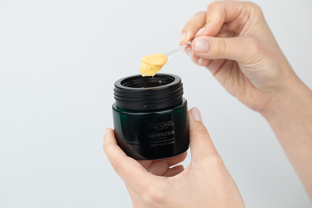 Clochee Resveratrol Care Renew Night Cream Odbudowujący krem na noc 50 ml