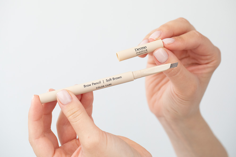 Dermomedica Brow Pencil Precyzyjna kredka do brwi (kolor Soft Brown) 0.2 g