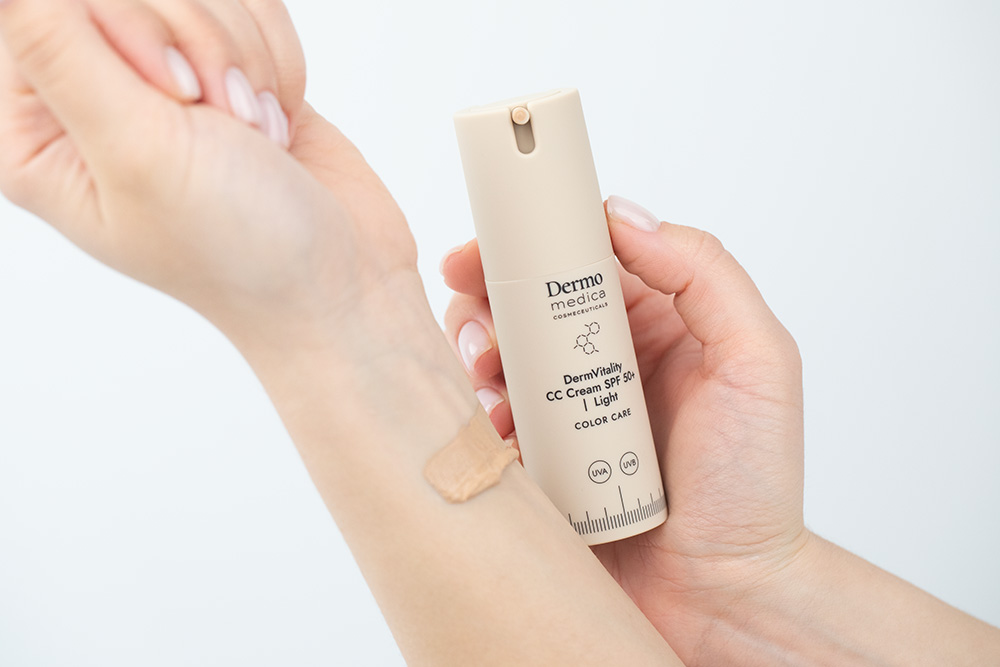 Dermomedica DermVitality CC Cream SPF 50 Koloryzujący krem korygujący z bardzo wysoką ochroną UVA/UVB i właściwościami pielęgnacyjnymi (kolor Light) 30 ml