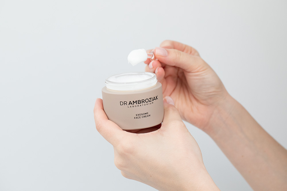 Dr Ambroziak Exosome Face Cream Innowacyjny krem przeciwstarzeniowy z egzosomami 50 ml