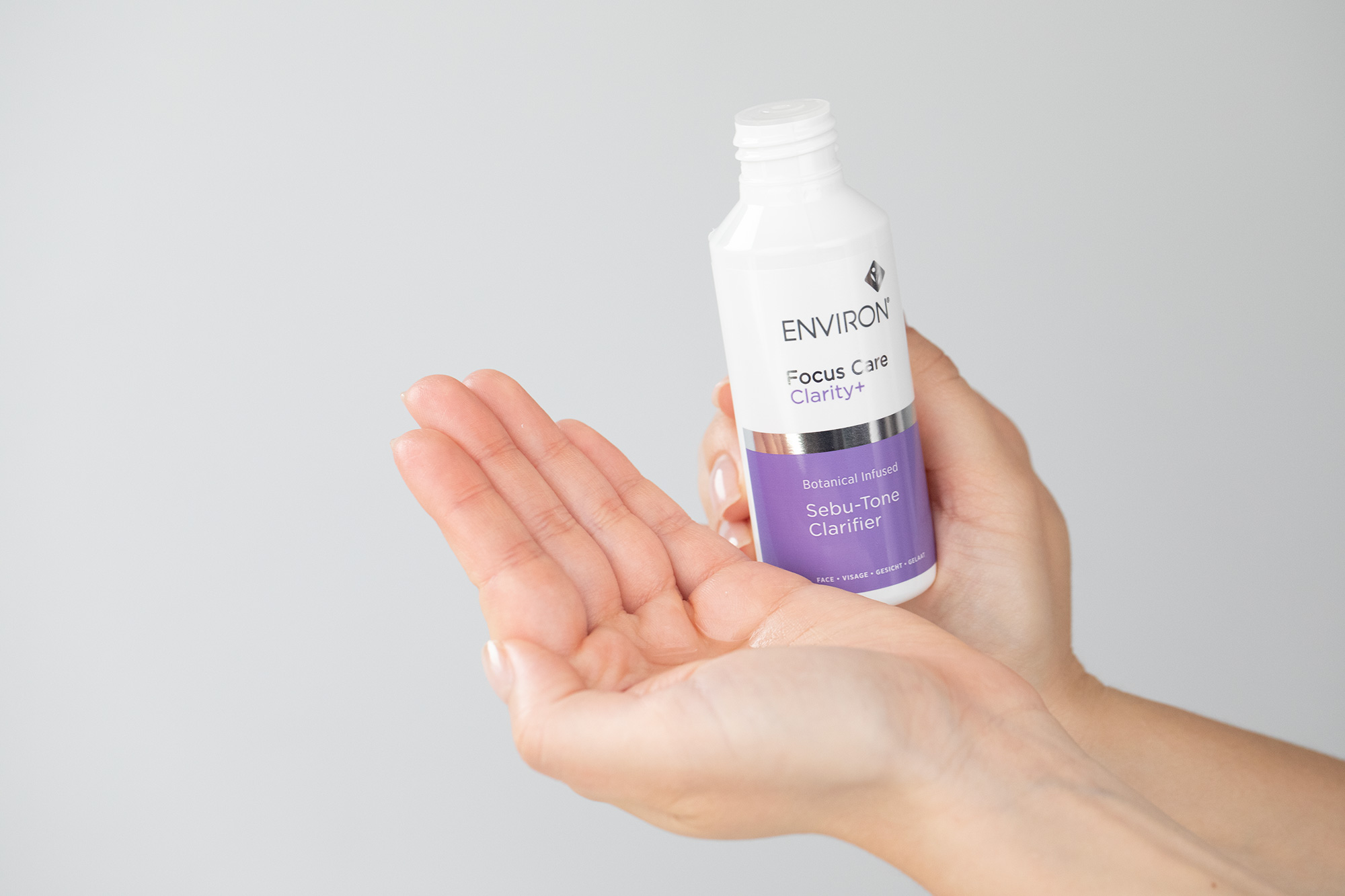 Environ Infused Sebu-Tone Clarifier Tonik złuszczający i regulujący wydzielanie sebum 100 ml