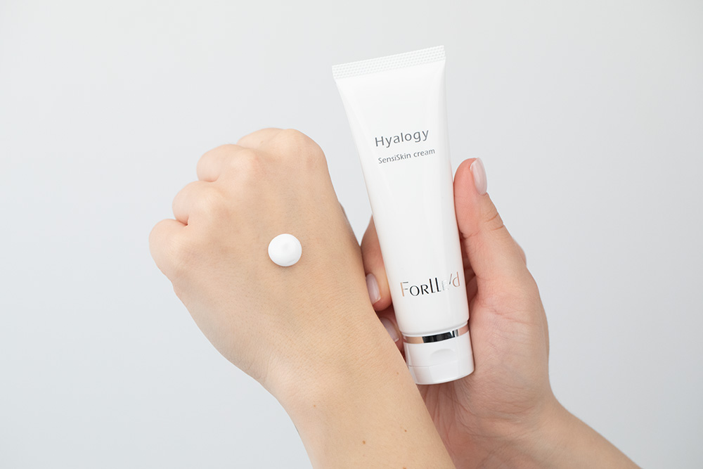 Forlled Hyalogy SensiSkin Cream Kojący krem z wodą termalną Izumo Yumura 50 g
