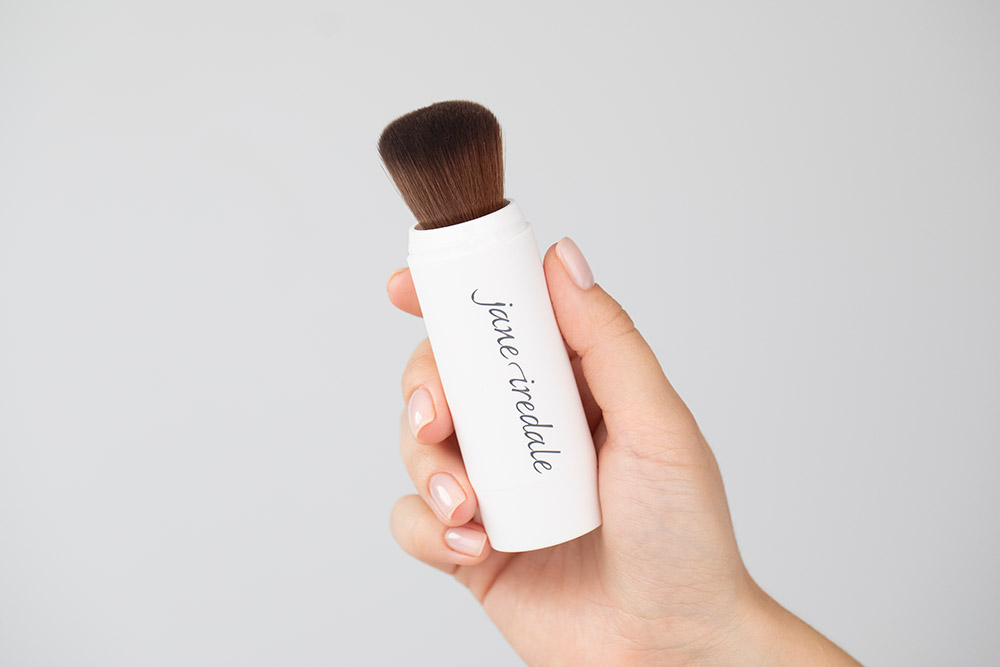 Jane Iredale Amazing Base Brush SPF 20 Sypki puder mineralny z pędzlem (kolor Amber) 5 g