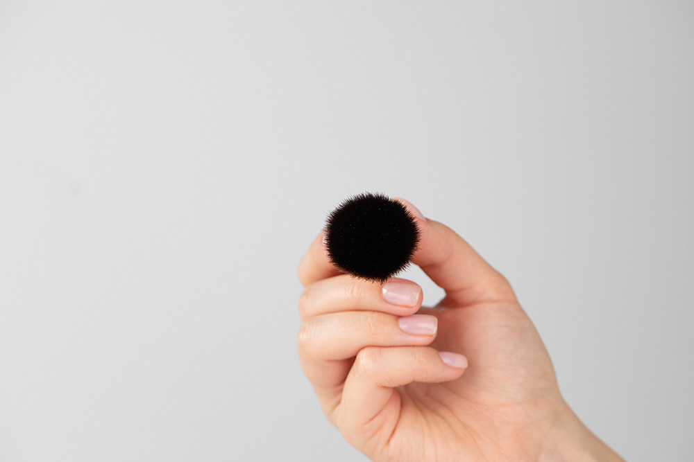 Jane Iredale The Handi Brush Pędzelek do pudru prasowanego