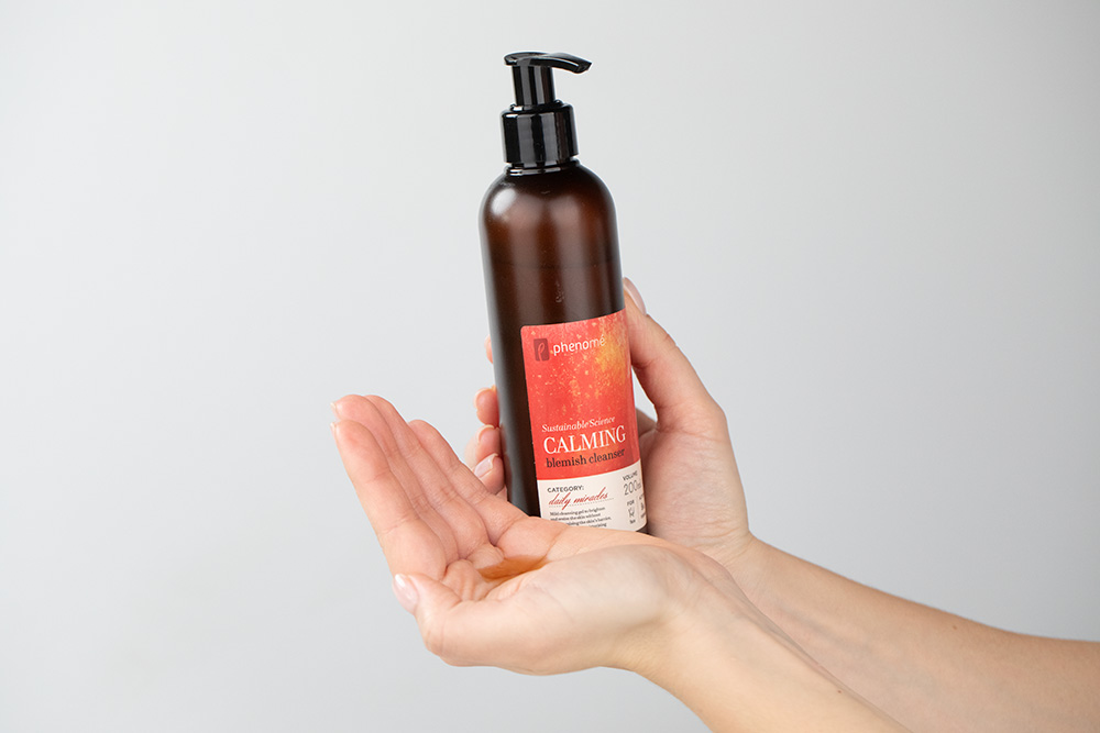 Phenome Calming Blemish Cleanser Aksamitny żel do mycia każdego rodzaju skóry twarzy, szyi i dekoltu 200 ml