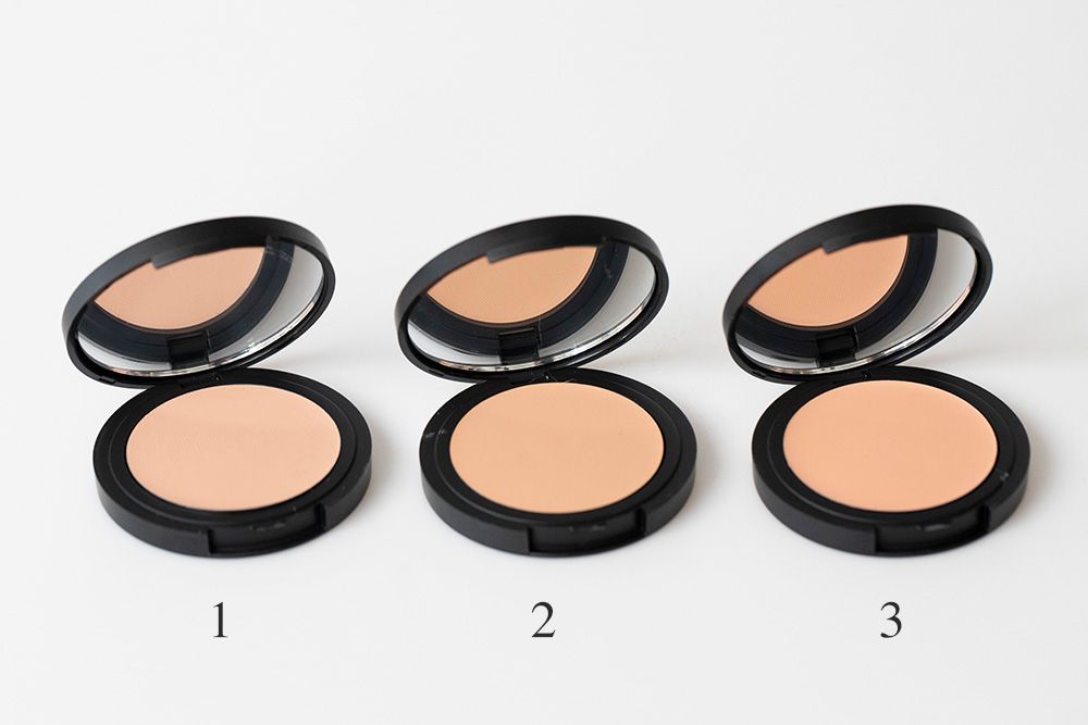 Skeyndor Vitamin C Brightening Compact Concealer Rozświetlający korektor w kompakcie (kolor 01) 4,2 g
